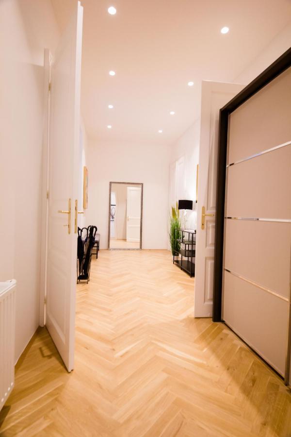 וינה Studio Apartments Opera - Mai'S Apartments מראה חיצוני תמונה